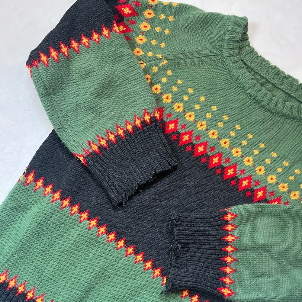 UNIQUE DISTRESSED GREEN SWEATER